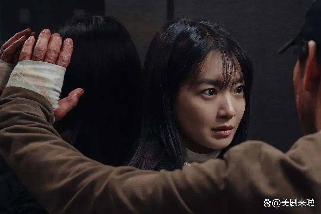 一口气刷完6集,Netflix又一部爽剧爆了