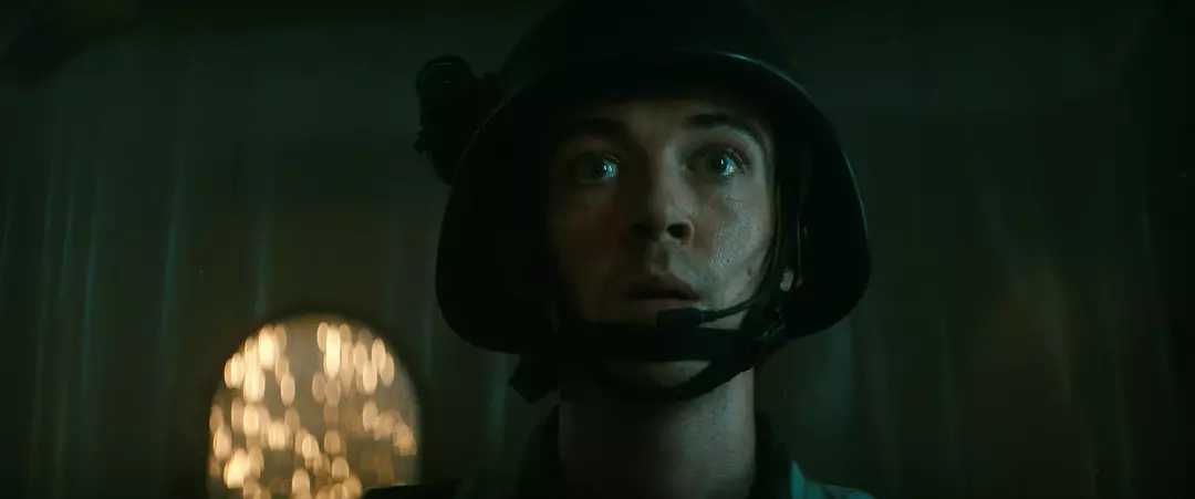 第一集就上尺度，这部最新科幻剧又杀疯了