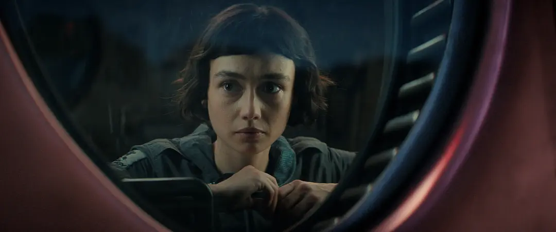 第一集就上尺度，这部最新科幻剧又杀疯了